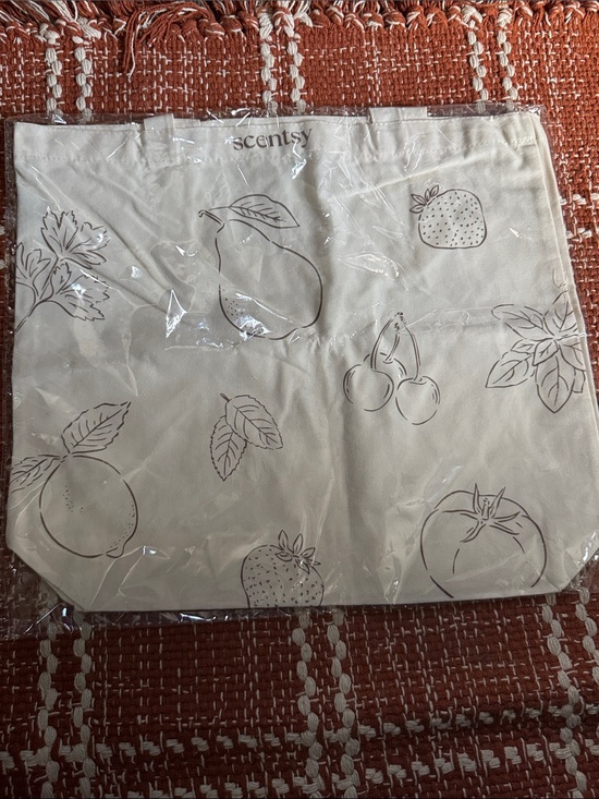 Scentsy Handbags - Scentsy Cream Tote with Fruit Line Art